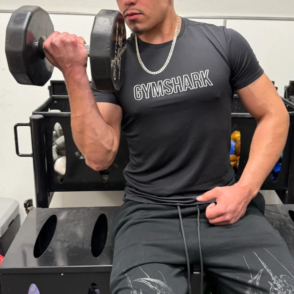 GYMSHARK MEN CUT OUT LOGO T SHIRT BODYBUILDING BODYBUILDER WEIGHT LIFTING ACTION - Picture 16 of 16